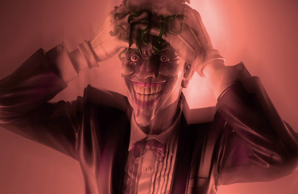 BATMAN: THE KILLING JOKE THE JOKER ARTFX STATUE - Image 7