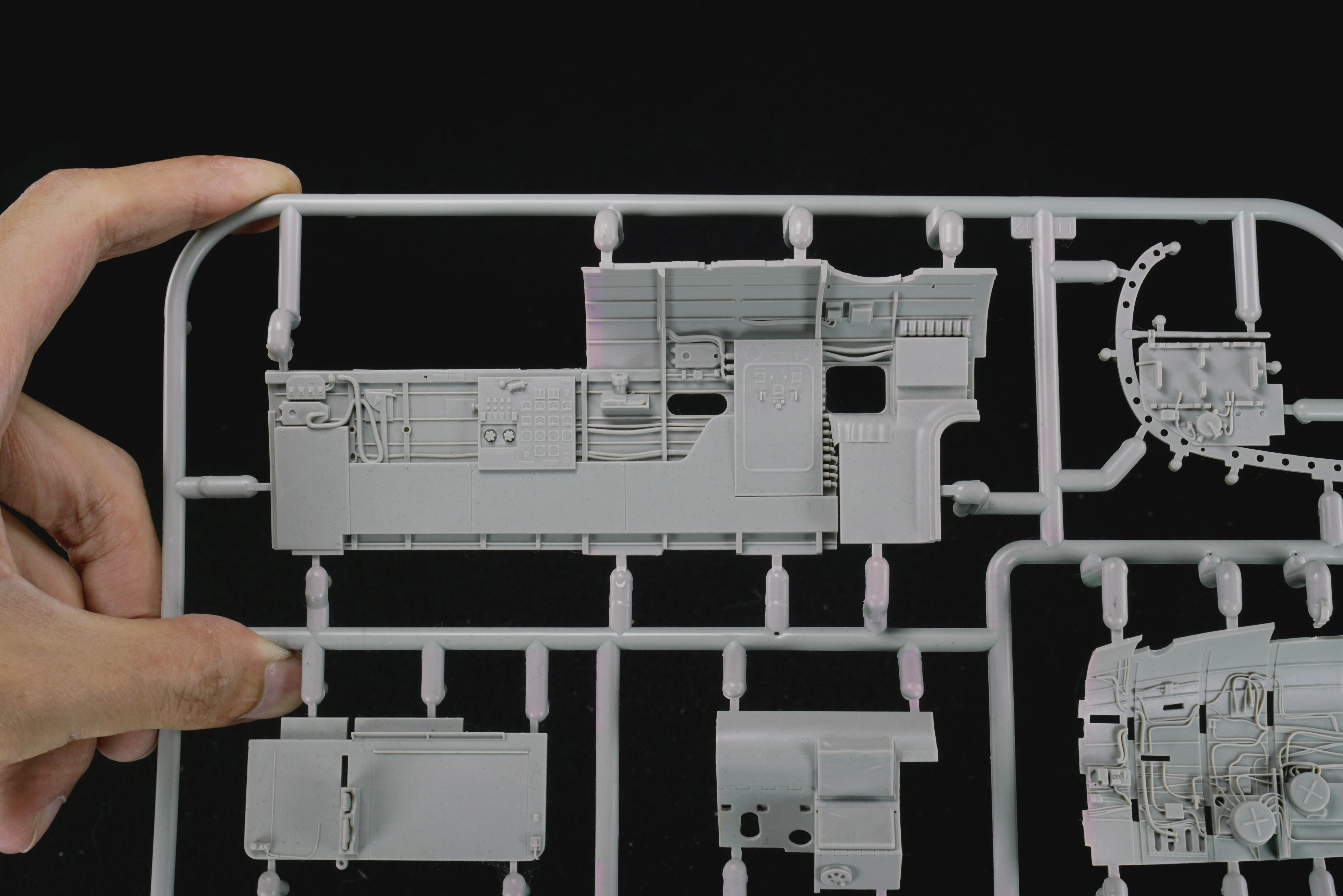 Border Model 1/32 Avro Lancaster B.Mk.III "Dambusters" - Image 7