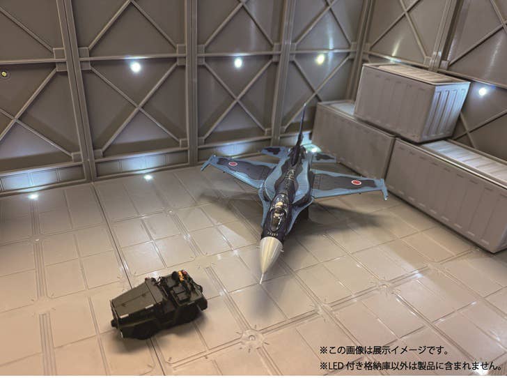 Built-in LED hangar - Image 6