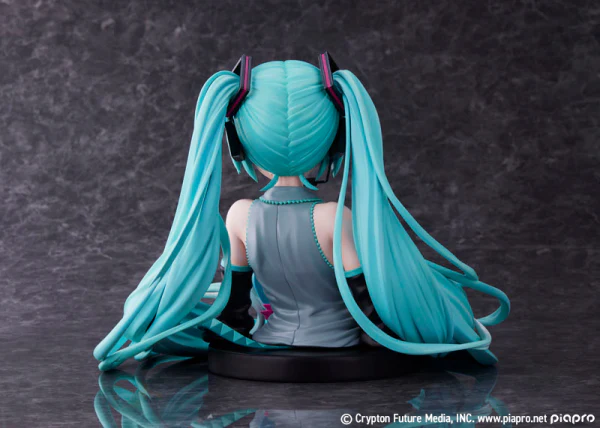 Hatsune Miku 16th Anniversary Bust Figure - Image 4