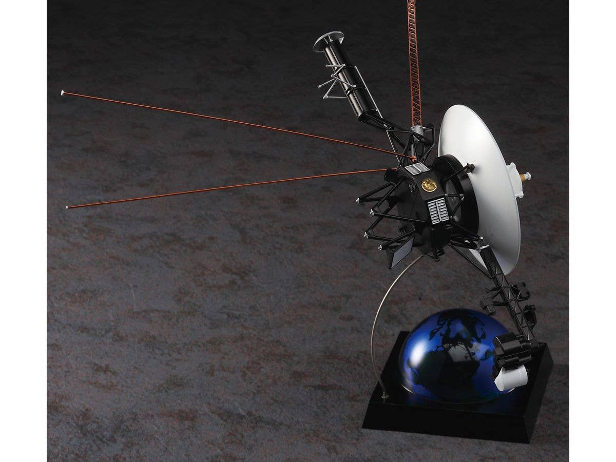 1/48 Unmanned Space Probe VOYAGER w/Mission Emblem Patch - Image 3