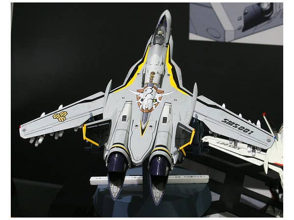 [24] 1:72 VF-25F/S MESSIAH MACROSS FRONTIER - Image 3