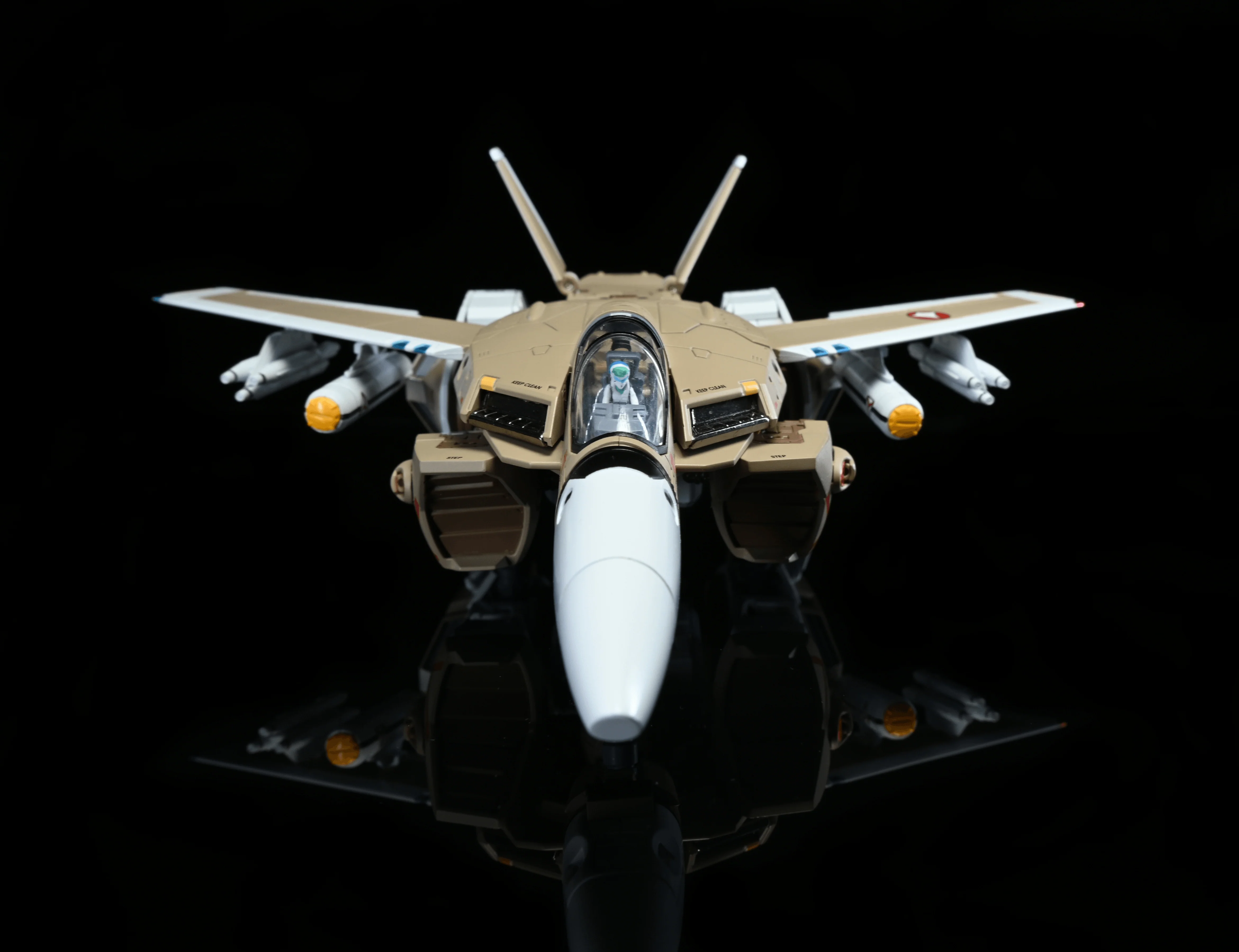 [Hen Dou Ryoku] Veritech VF-1A Transformable Action Figure - Image 7
