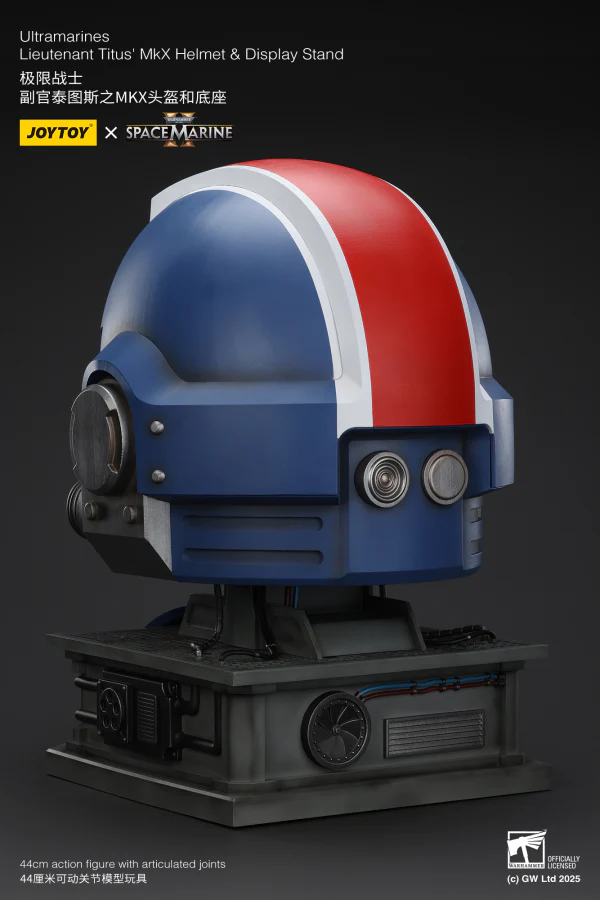 Ultramarines Lieutenant Titus' MKX Helmet & Display Stand - Image 11