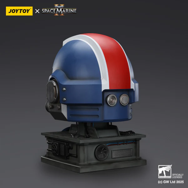Ultramarines Lieutenant Titus' MKX Helmet & Display Stand - Image 22