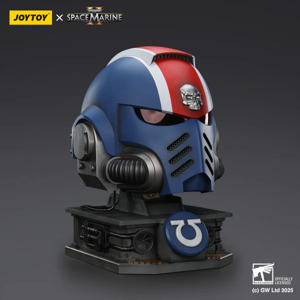 Ultramarines Lieutenant Titus' MKX Helmet & Display Stand - Image 23