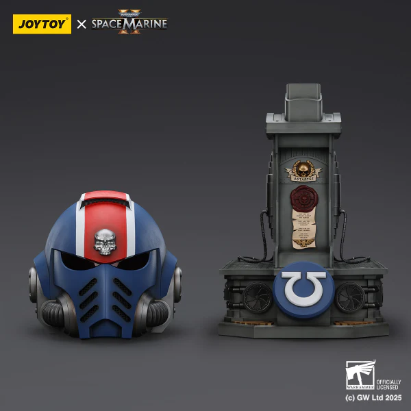 Ultramarines Lieutenant Titus' MKX Helmet & Display Stand - Image 25