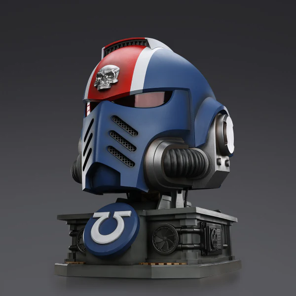 Ultramarines Lieutenant Titus' MKX Helmet & Display Stand - Image 32