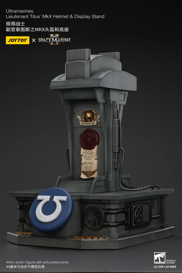 Ultramarines Lieutenant Titus' MKX Helmet & Display Stand - Image 6
