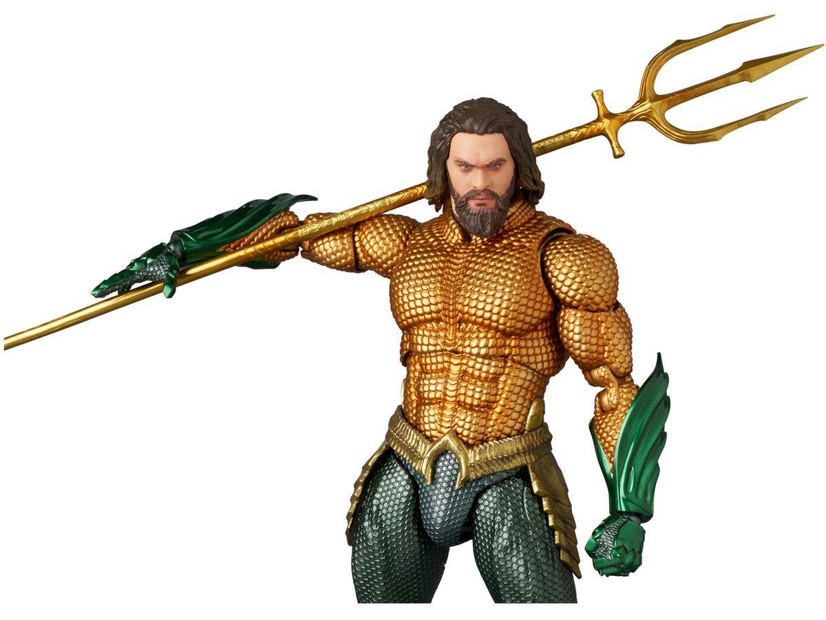 MAFEX AQUAMAN（GOLD & GREEN SUIT） - Image 2