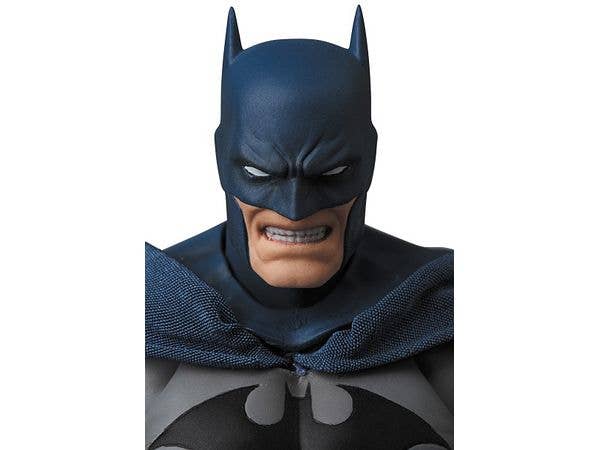 MAFEX BATMAN (HUSH) - Image 4