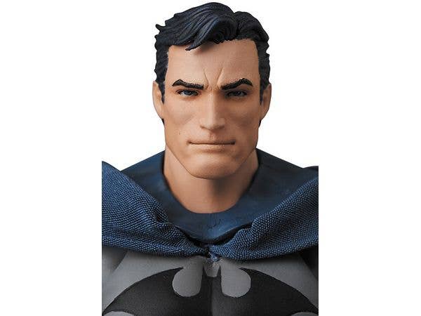 MAFEX BATMAN (HUSH) - Image 5