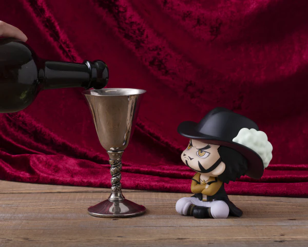 Lookup ONE PIECE Dracule Mihawk＆Crocodile set【with gift】 - Image 2