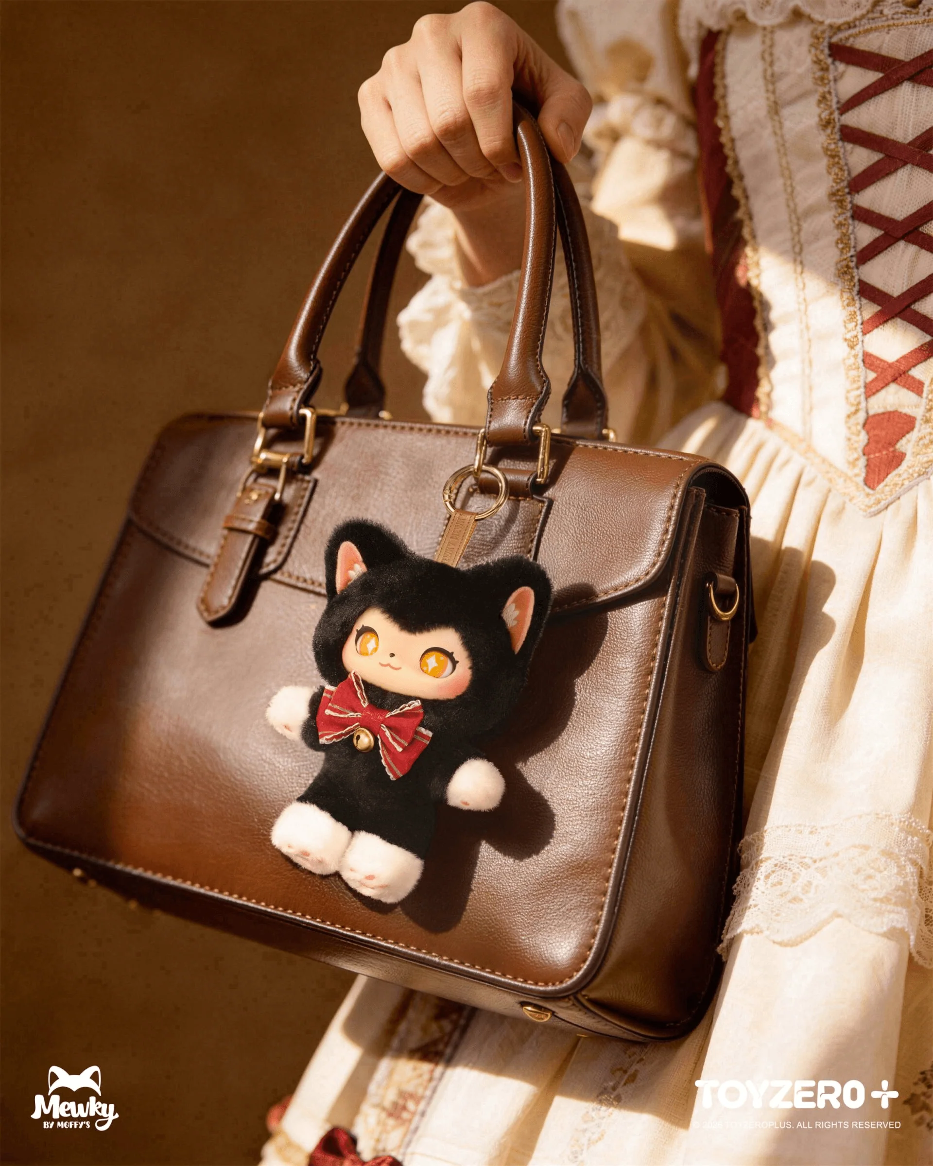 Mewky Vinyl Face Plush Toy - Image 6
