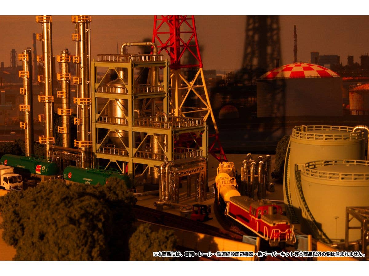 1/150 scale structure kit (Fractionating columns) - Image 11