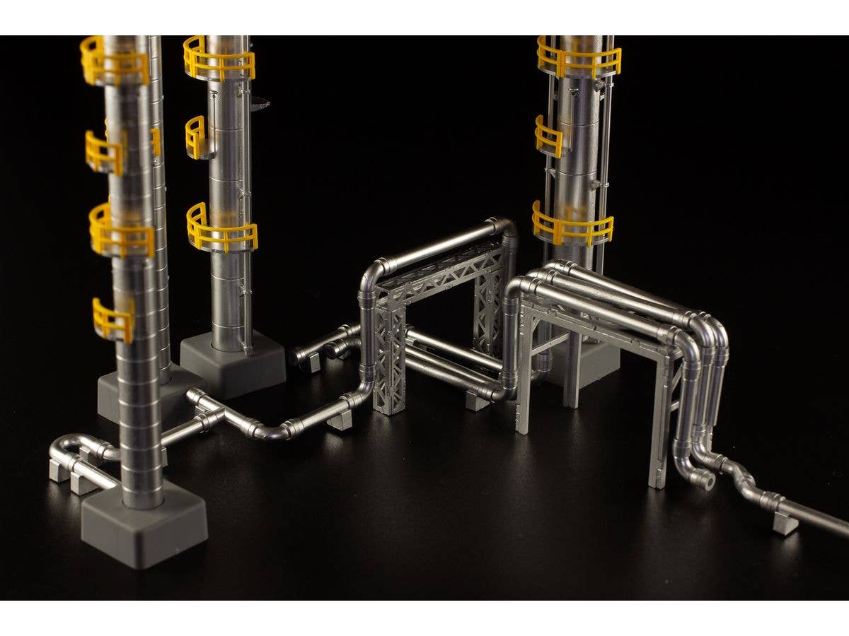 1/150 scale structure kit (Fractionating columns) - Image 5