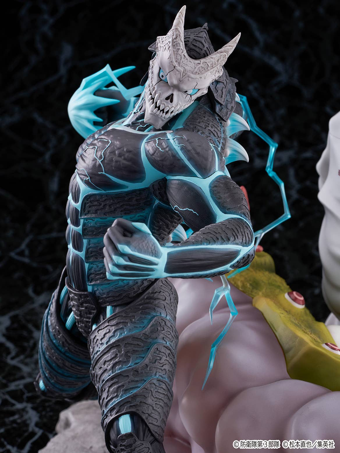 Kaiju No. 8 & Kafka Hibino 1/7 Scale Figure - Image 4
