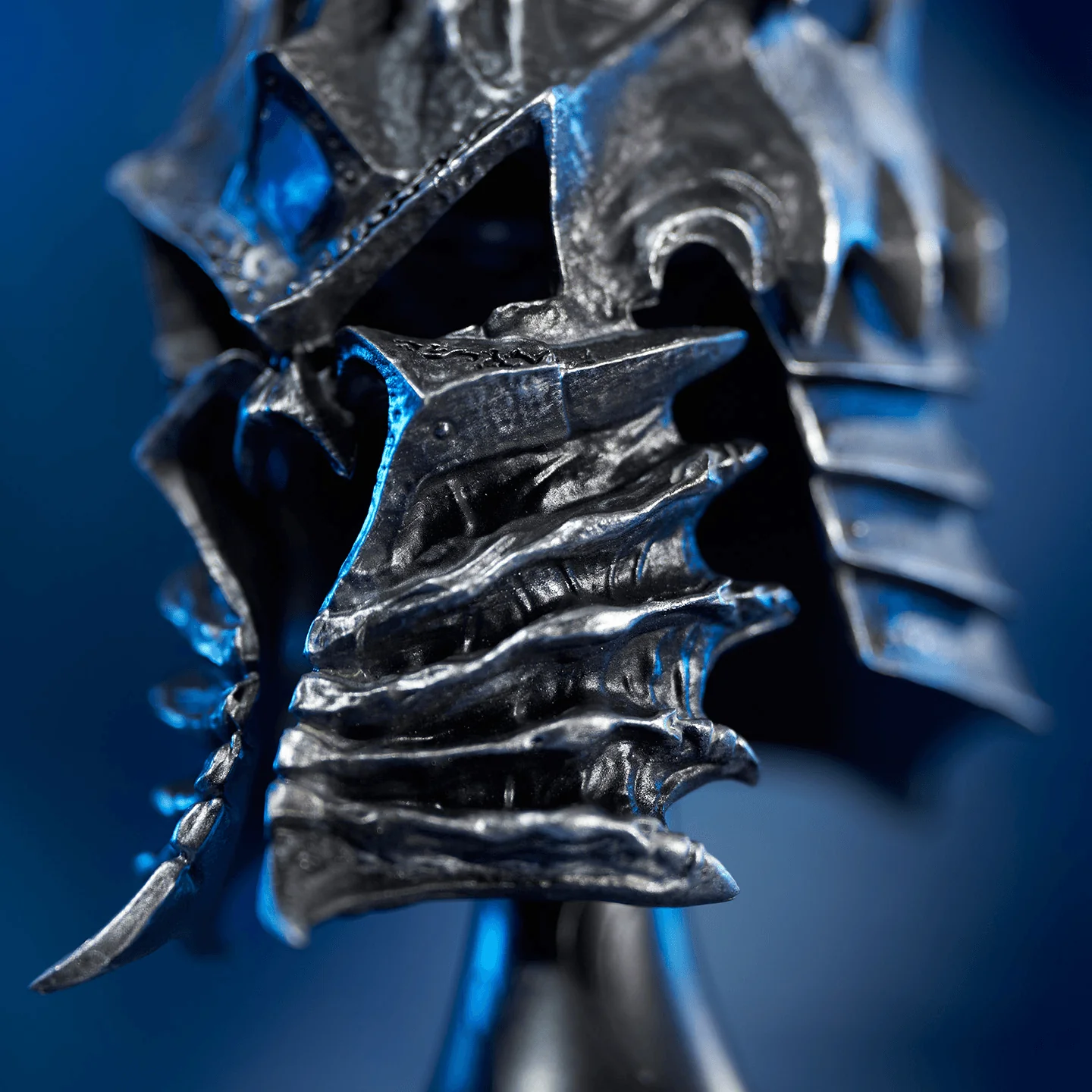 World of Warcraft® Helm of Domination Collector’s Edition Replica - Image 4