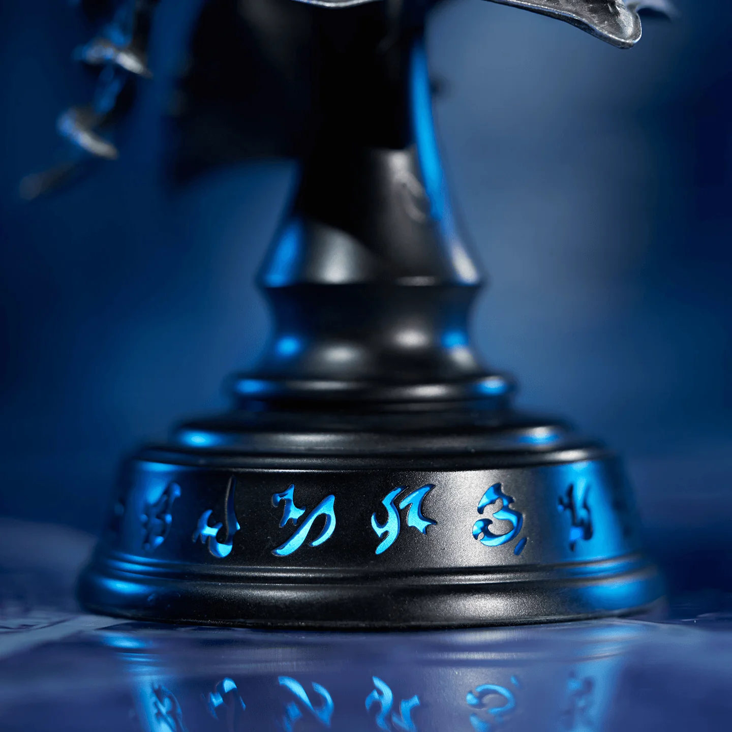 World of Warcraft® Helm of Domination Collector’s Edition Replica - Image 5