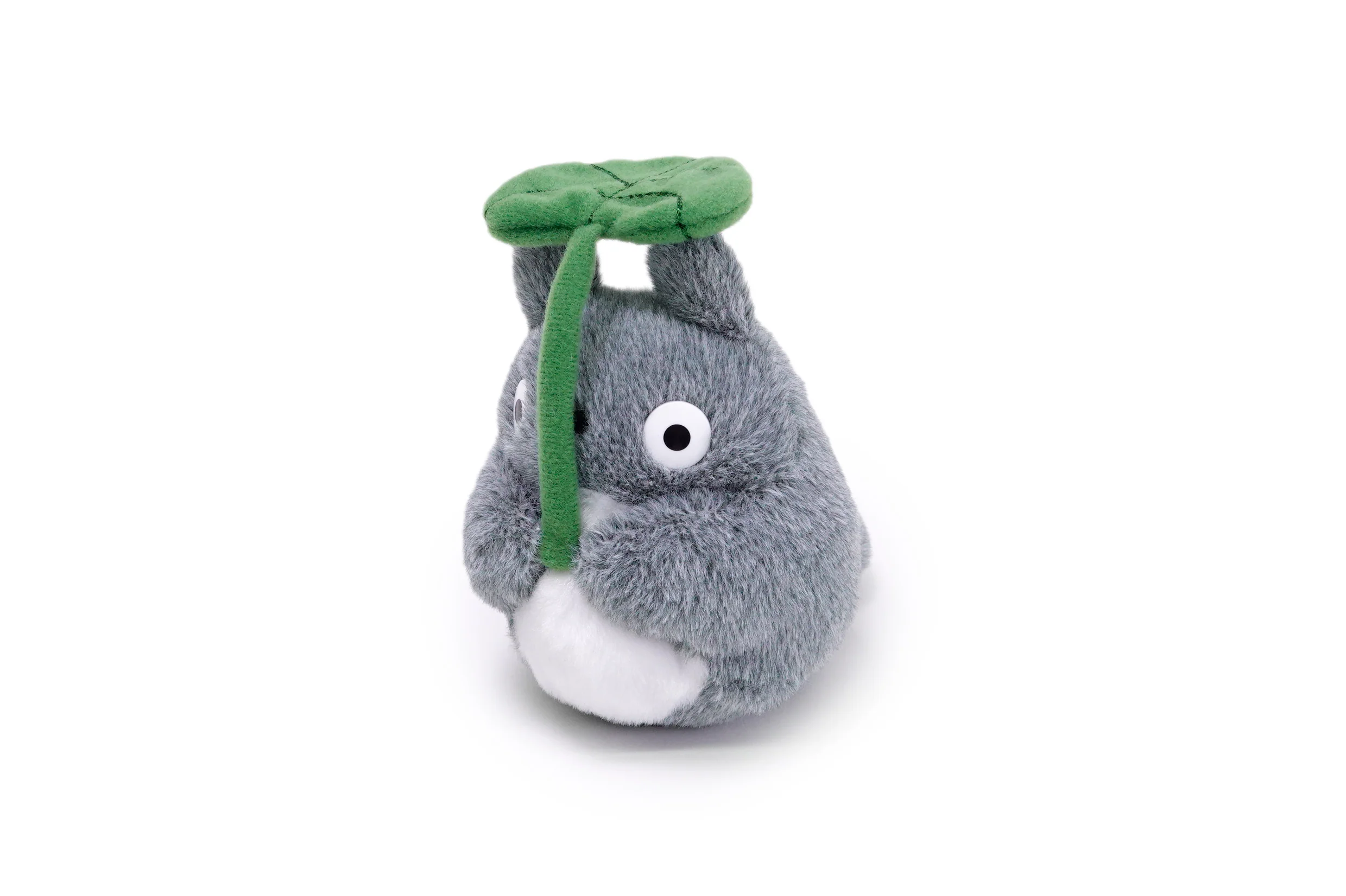 Sun Arrow Studio Ghibli Plush Totoro with Leaf Beanbag (S) "My Neighbor Totoro" - Image 2